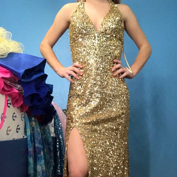 Formal Dress - Picture 5 of 6